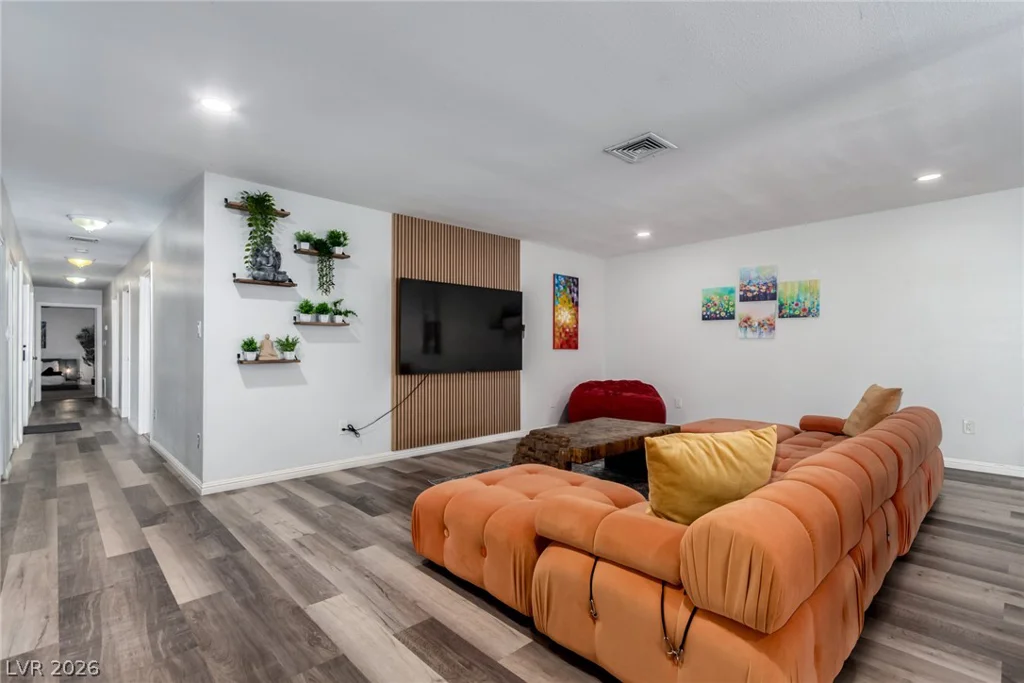 5710 Madre Mesa, Las Vegas, NV 89108