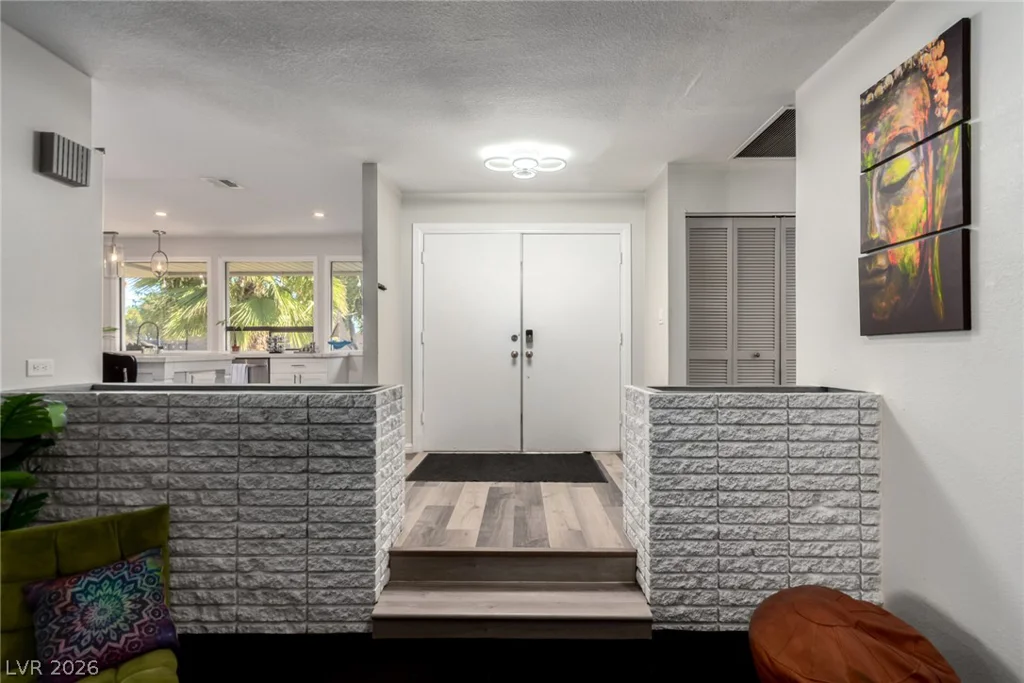 5710 Madre Mesa, Las Vegas, NV 89108