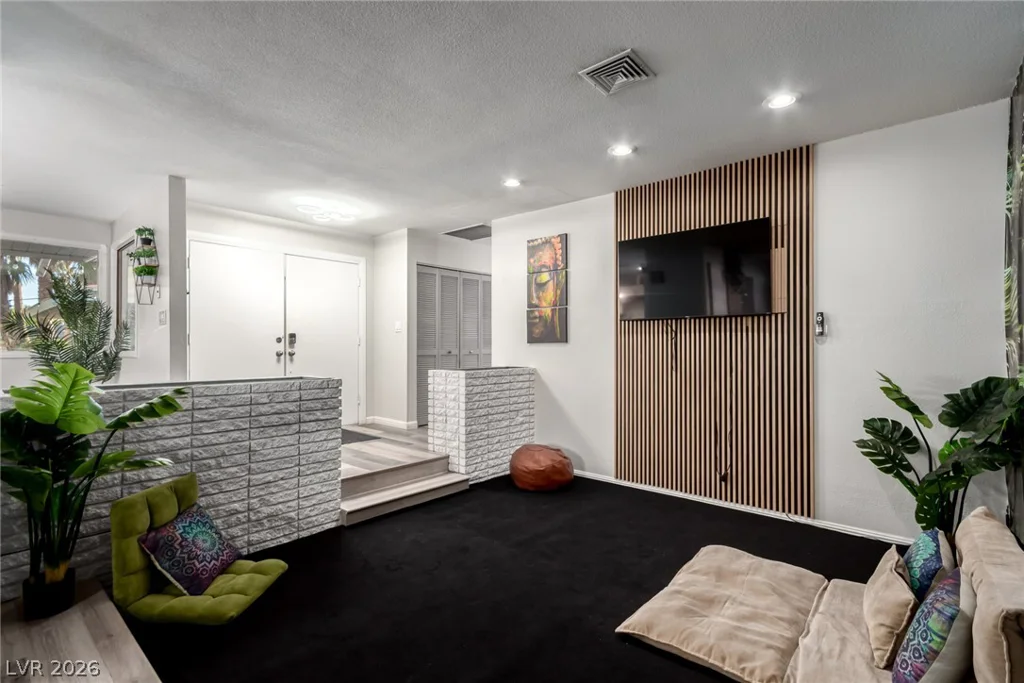 5710 Madre Mesa, Las Vegas, NV 89108