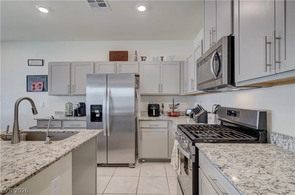 7617 Moore Creek, North Las Vegas, NV 89084