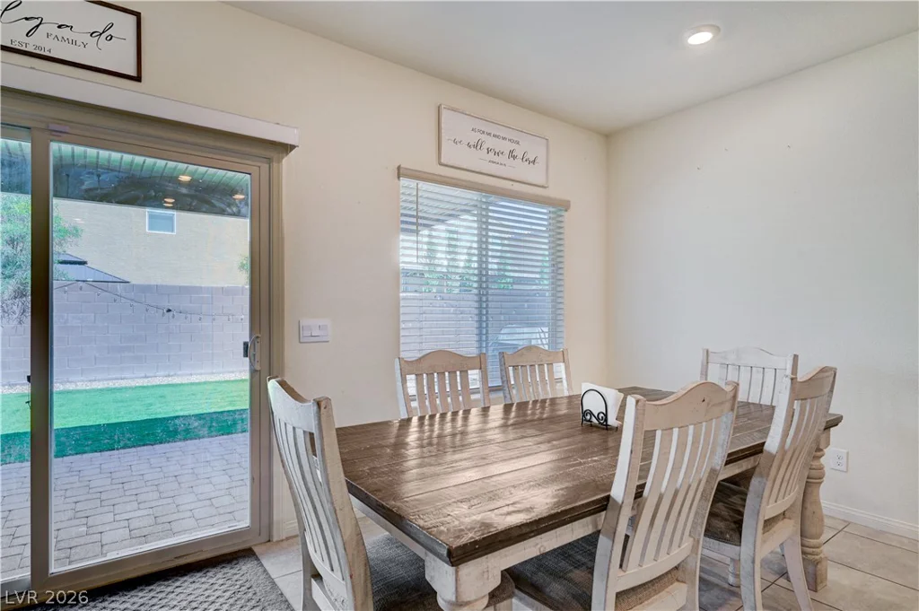 7617 Moore Creek, North Las Vegas, NV 89084
