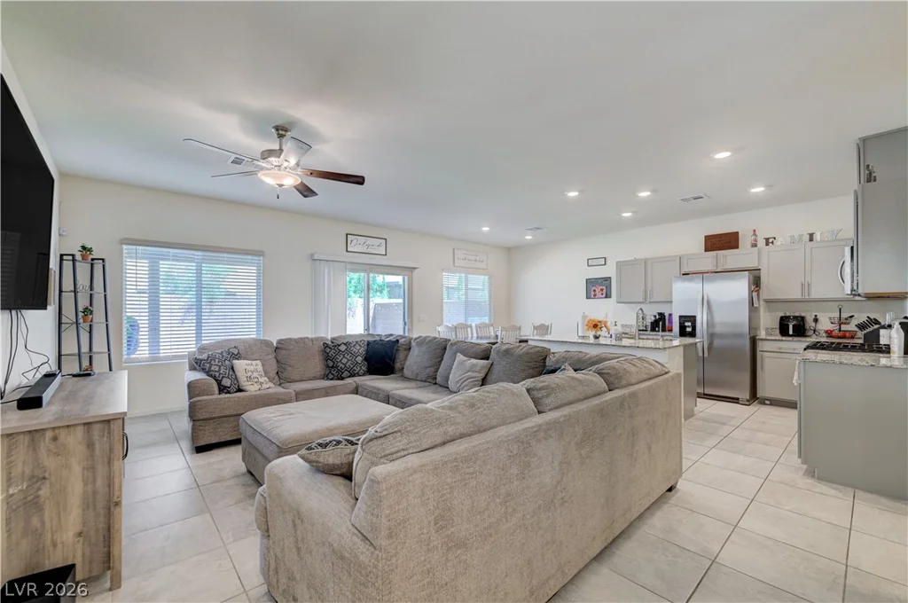 7617 Moore Creek, North Las Vegas, NV 89084