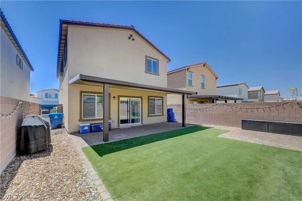 7617 Moore Creek, North Las Vegas, NV 89084