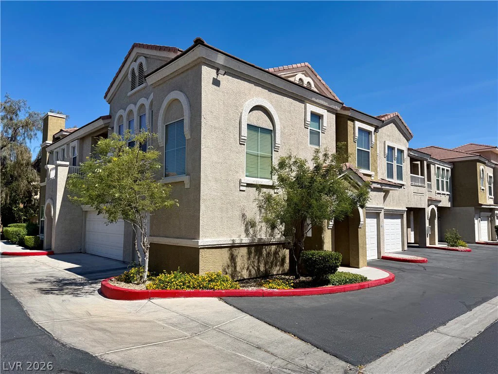 10001 Peace, Las Vegas, NV 89147
