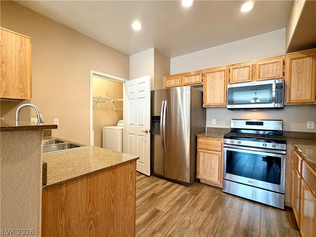 10001 Peace, Las Vegas, NV 89147