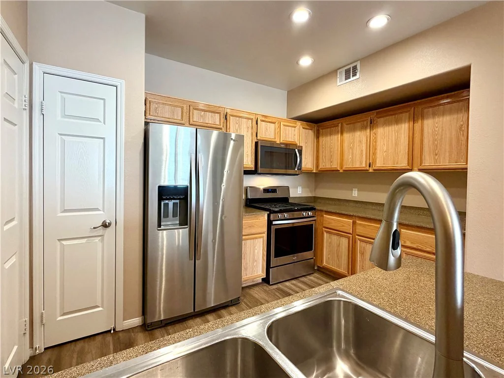 10001 Peace, Las Vegas, NV 89147