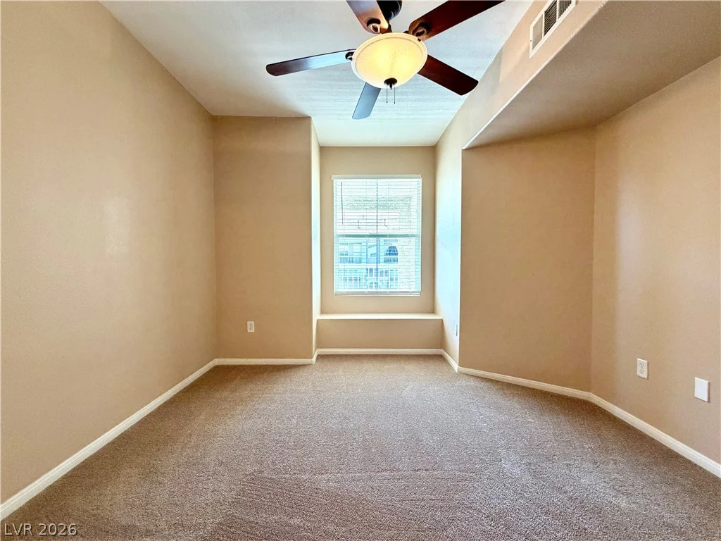 10001 Peace, Las Vegas, NV 89147