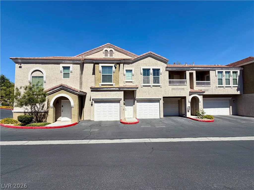 10001 Peace, Las Vegas, NV 89147