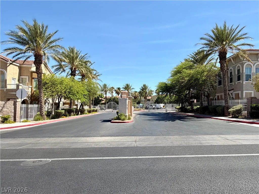 10001 Peace, Las Vegas, NV 89147