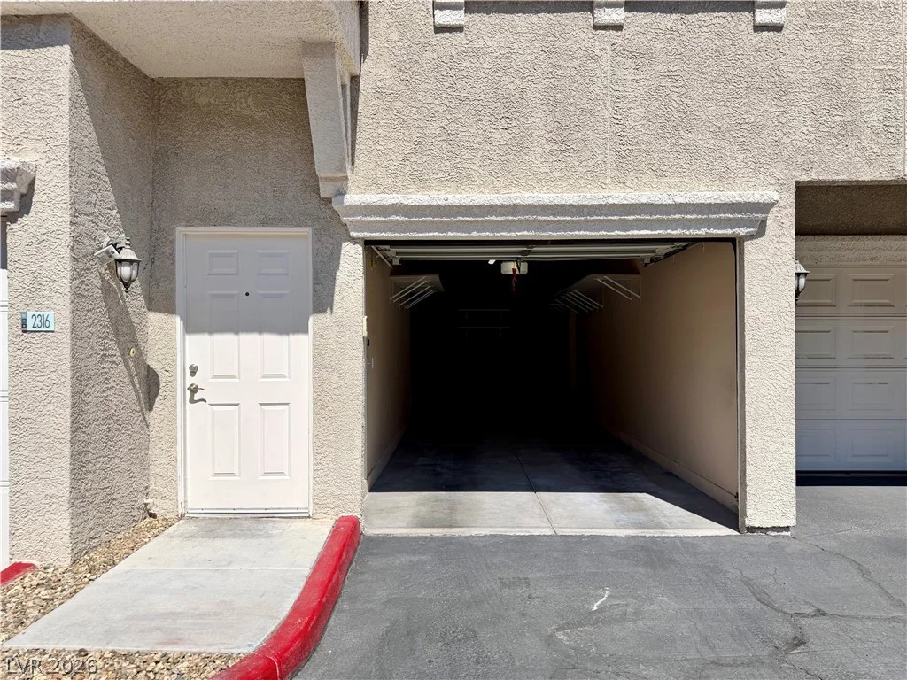 10001 Peace, Las Vegas, NV 89147