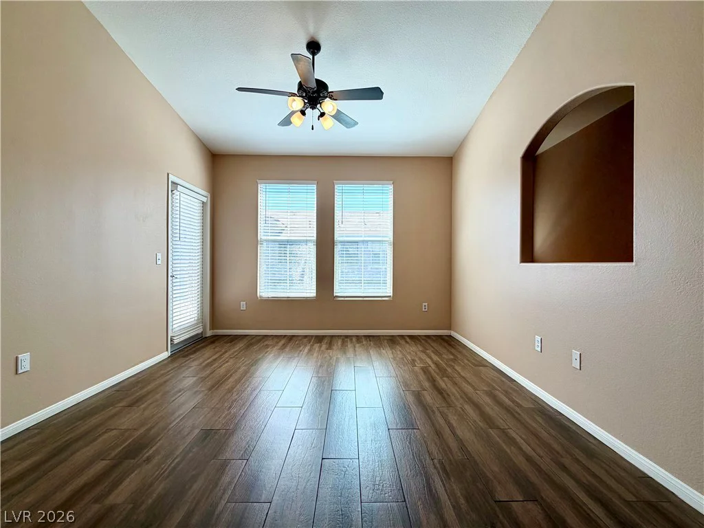 10001 Peace, Las Vegas, NV 89147