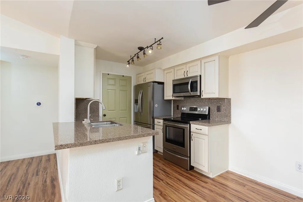 231 Horizon Ridge, Henderson, NV 89012