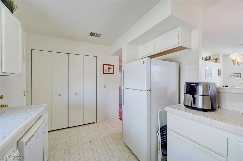 2265 Seahurst, Las Vegas, NV 89142