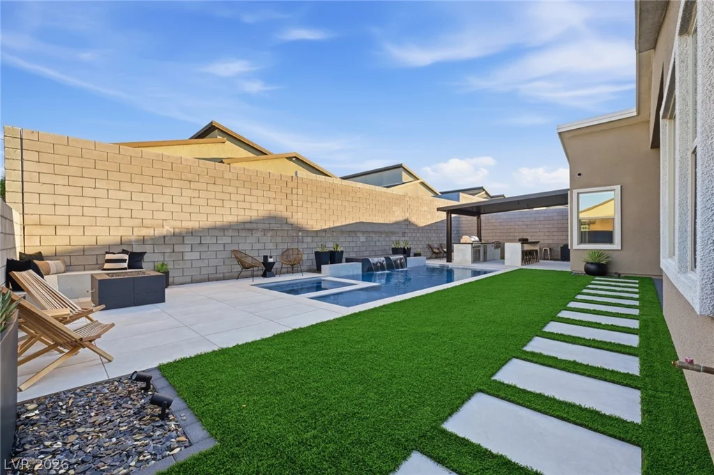 10253 Barnett Hill, Las Vegas, NV 89166