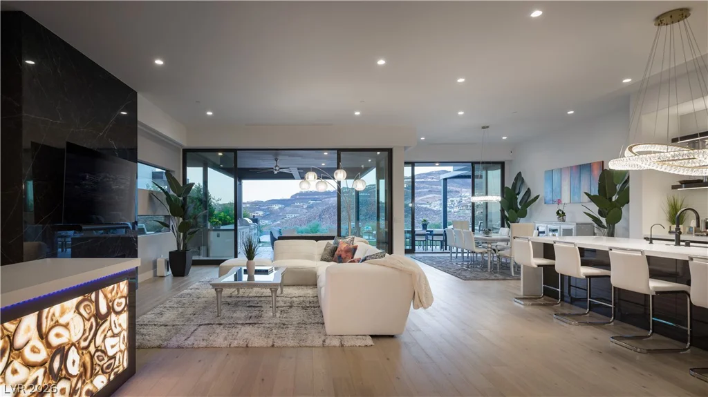 678 Blackrock Rim, Henderson, NV 89012