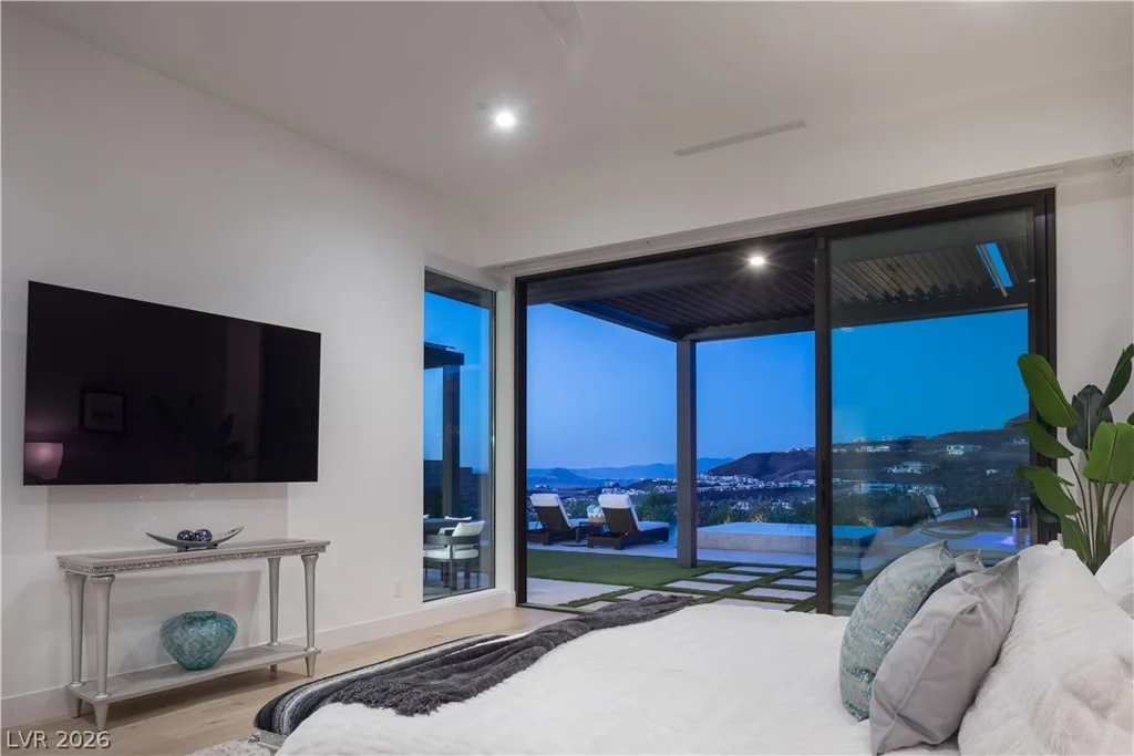 678 Blackrock Rim, Henderson, NV 89012