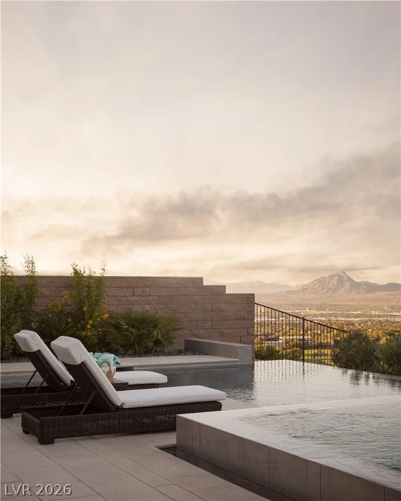 678 Blackrock Rim, Henderson, NV 89012
