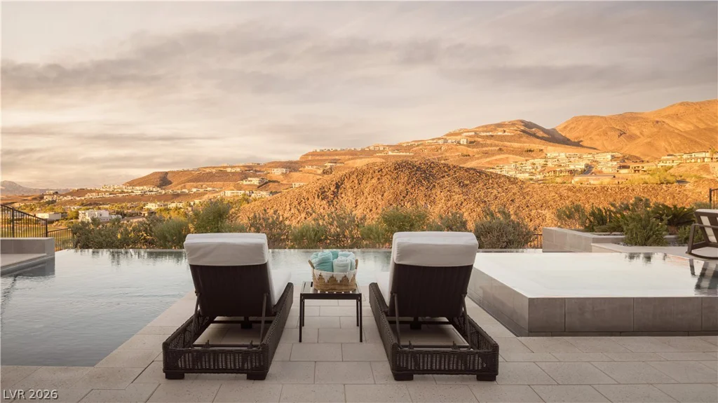 678 Blackrock Rim, Henderson, NV 89012