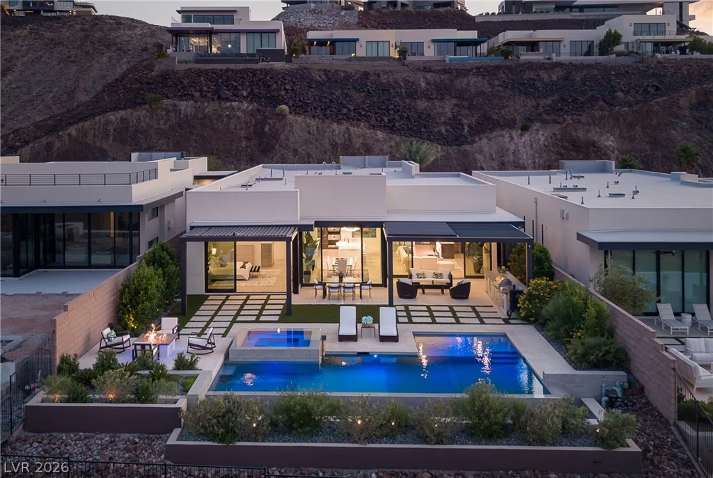 678 Blackrock Rim, Henderson, NV 89012