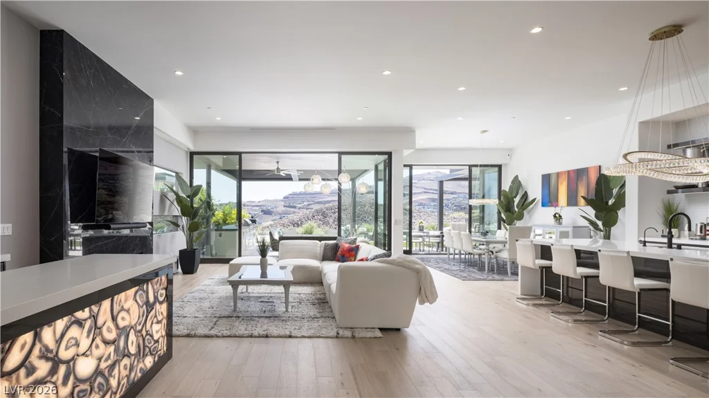 678 Blackrock Rim, Henderson, NV 89012