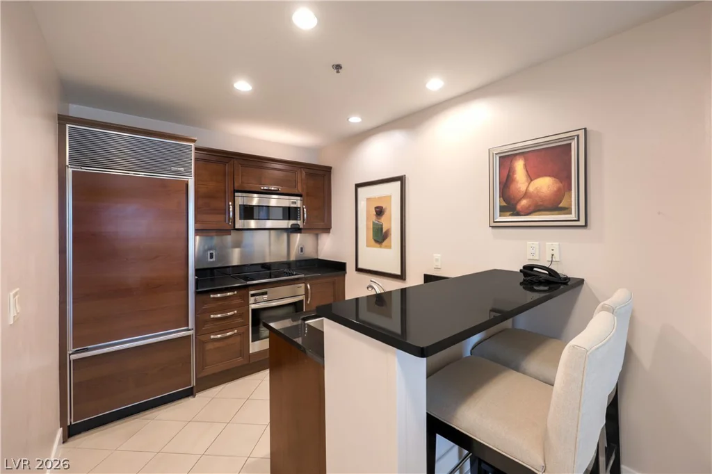 135 Harmon, Las Vegas, NV 89109