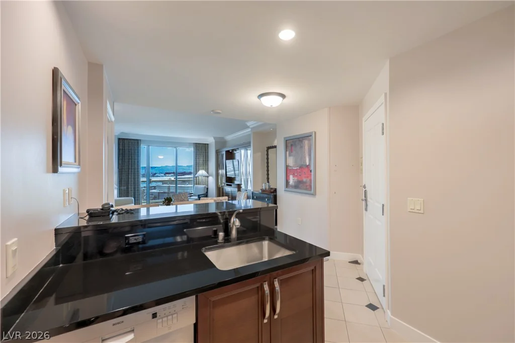 135 Harmon, Las Vegas, NV 89109
