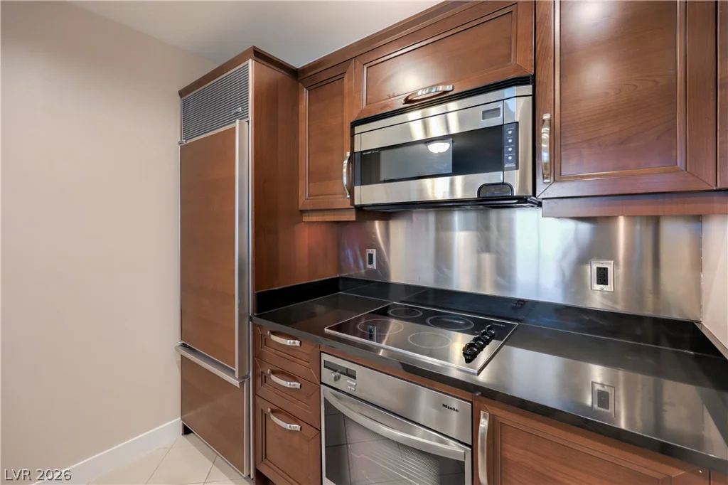 135 Harmon, Las Vegas, NV 89109