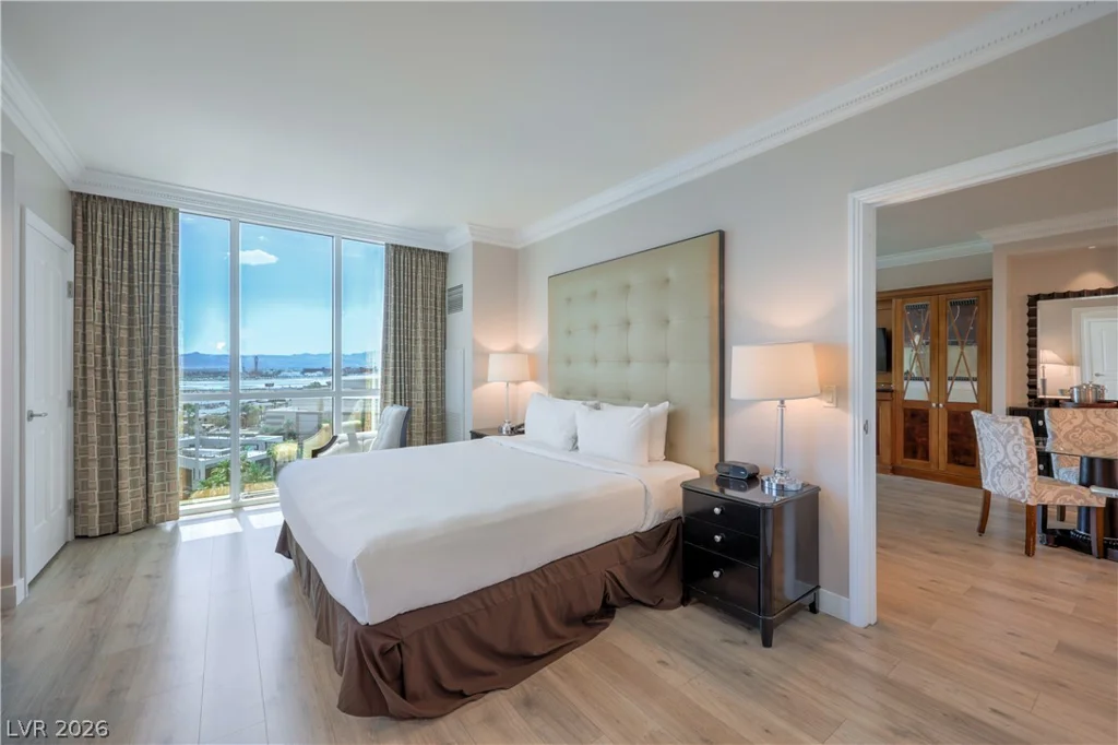 135 Harmon, Las Vegas, NV 89109