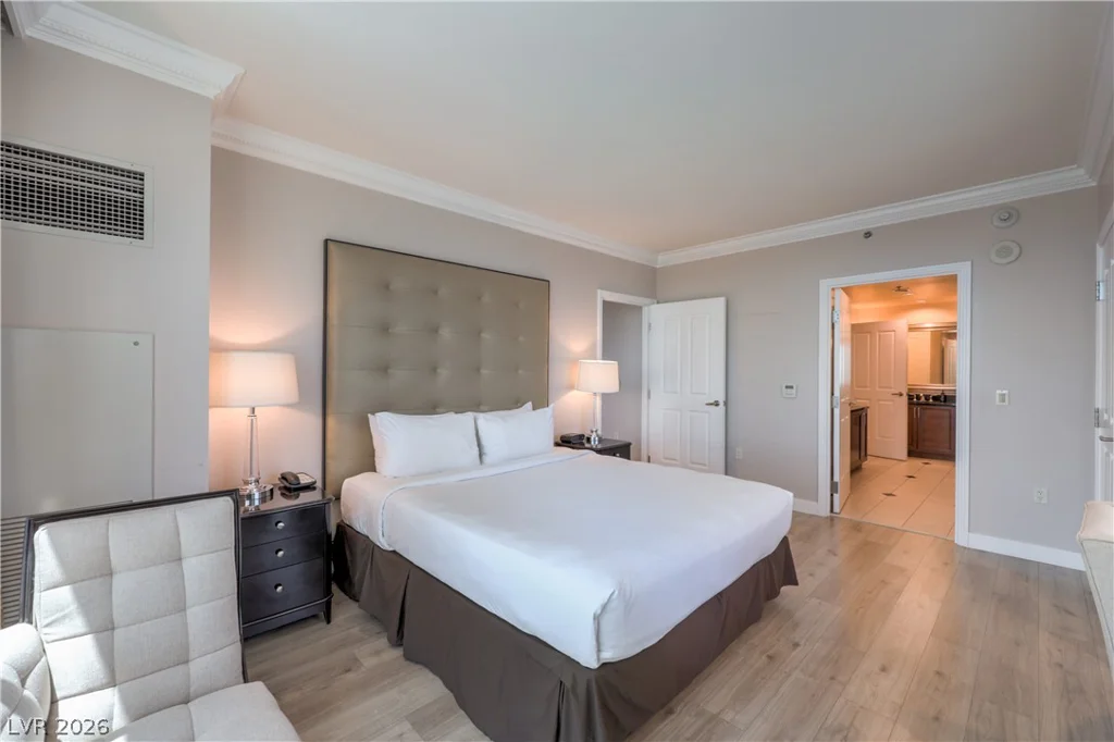 135 Harmon, Las Vegas, NV 89109