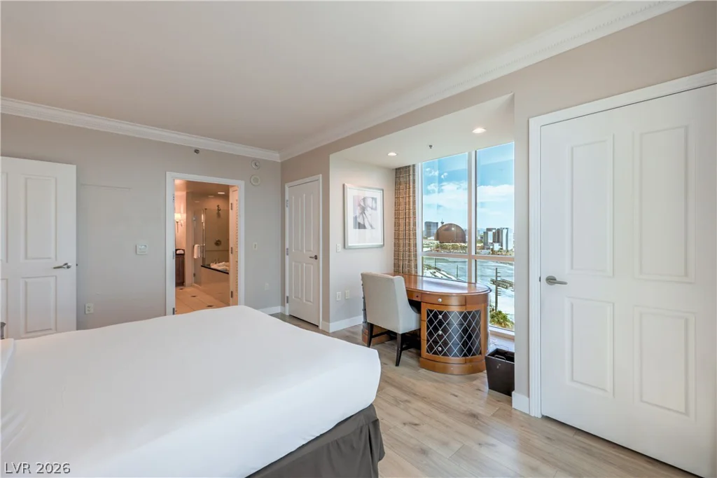 135 Harmon, Las Vegas, NV 89109