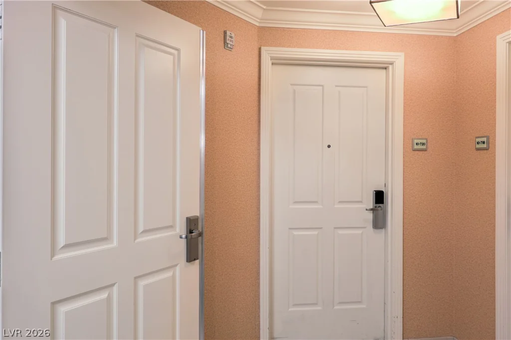 135 Harmon, Las Vegas, NV 89109