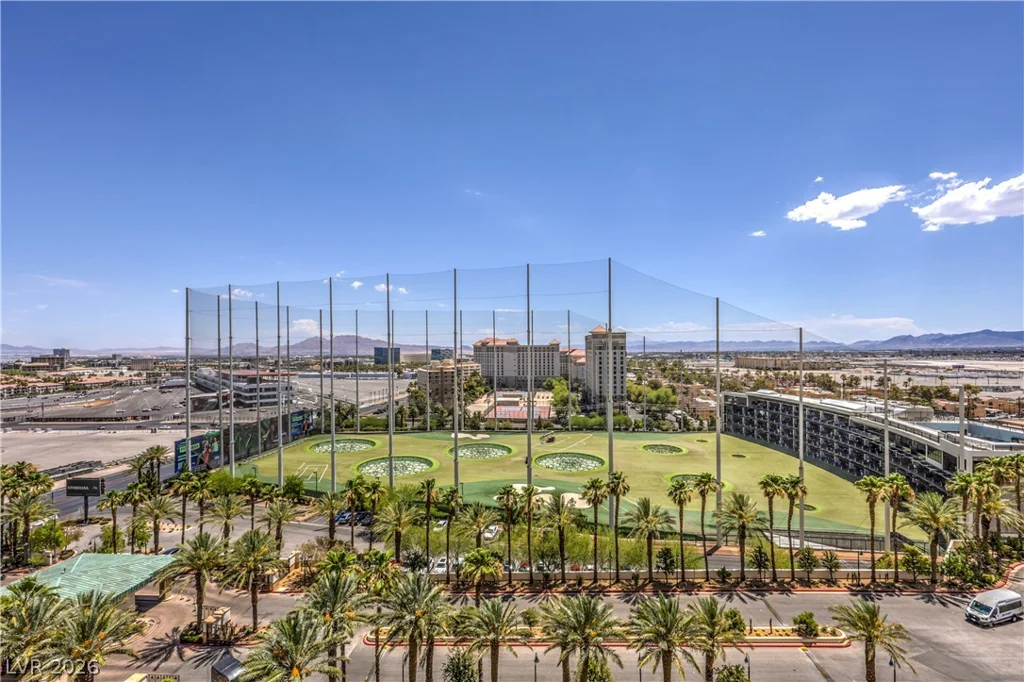 135 Harmon, Las Vegas, NV 89109