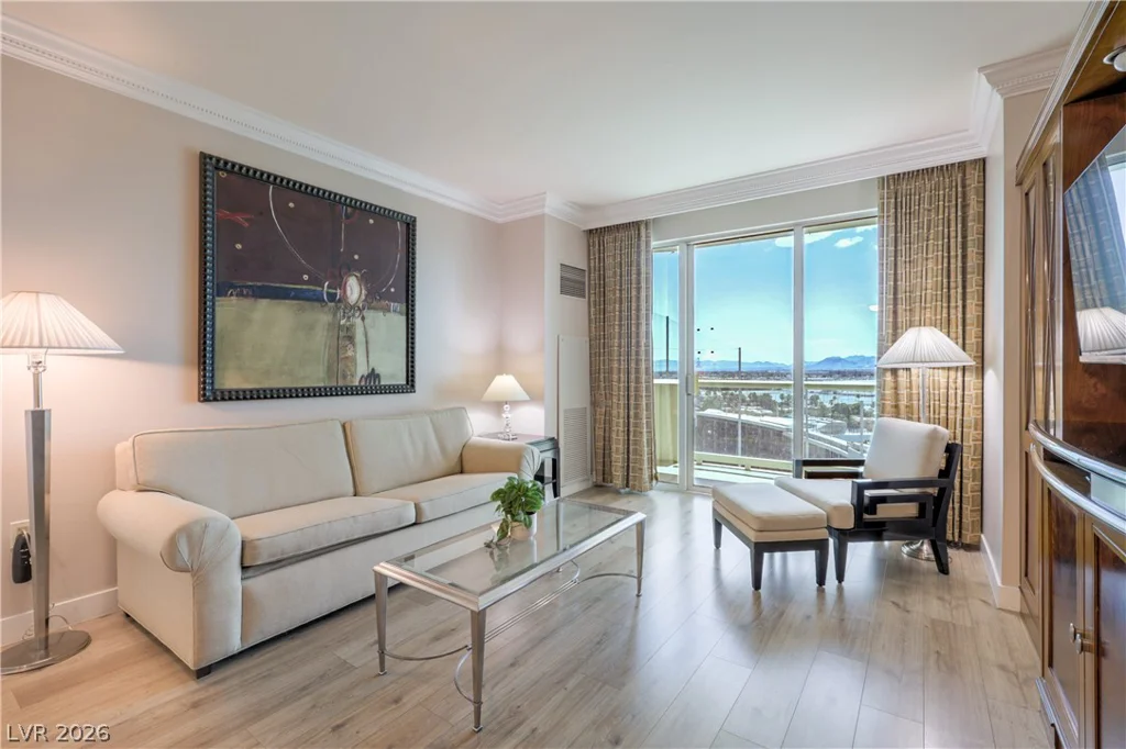 135 Harmon, Las Vegas, NV 89109
