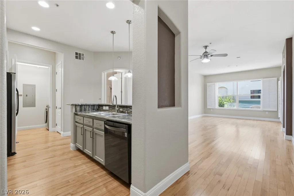 44 Serene, Las Vegas, NV 89123