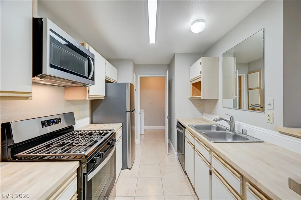 2200 Fort Apache, Las Vegas, NV 89117