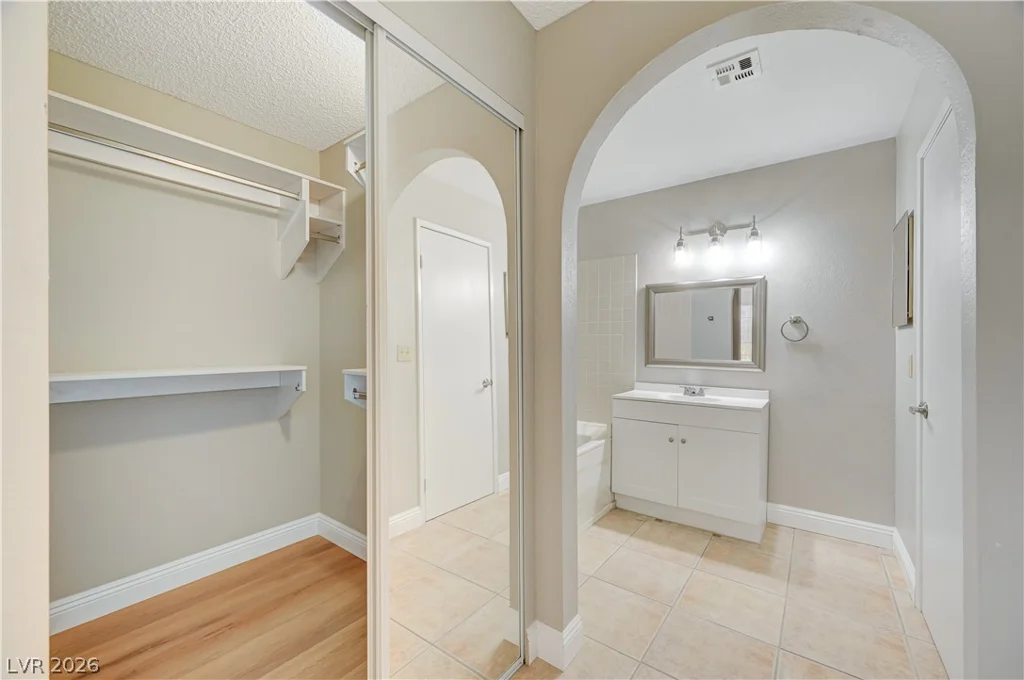 2200 Fort Apache, Las Vegas, NV 89117