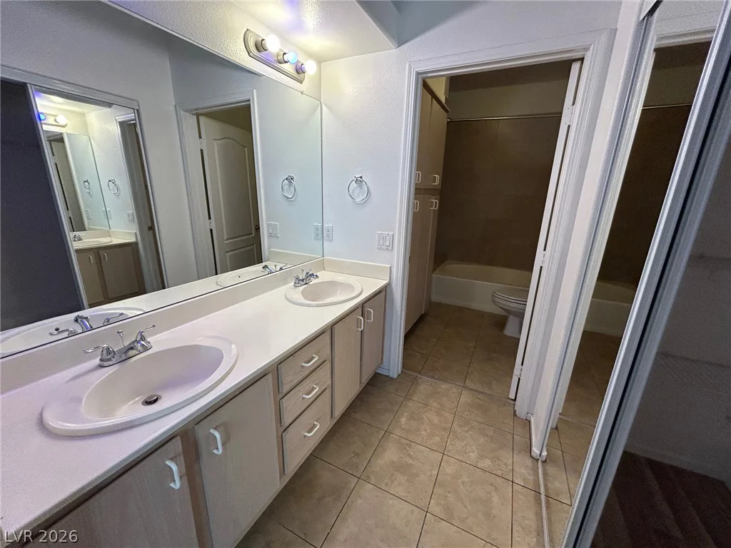 1900 Torrey Pines, Las Vegas, NV 89108