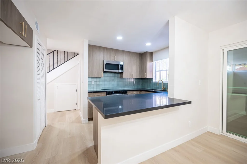 608 Tam O Shanter, Las Vegas, NV 89109