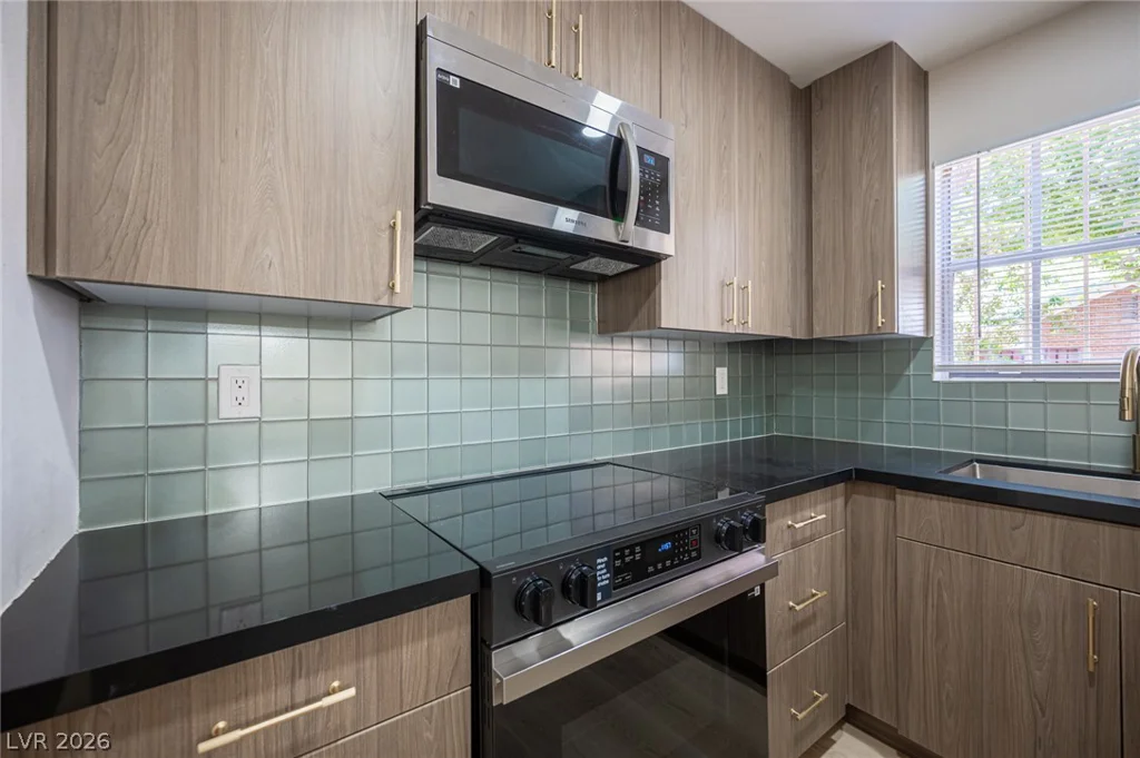 608 Tam O Shanter, Las Vegas, NV 89109