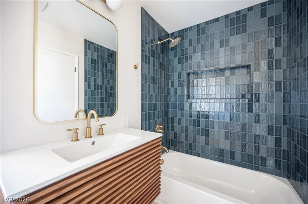 608 Tam O Shanter, Las Vegas, NV 89109