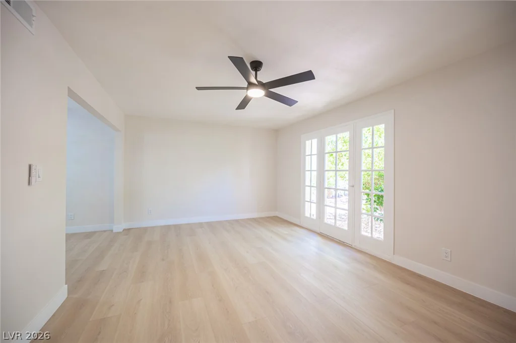 608 Tam O Shanter, Las Vegas, NV 89109