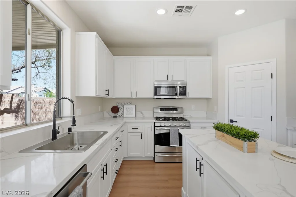 3440 Bella Viera, Las Vegas, NV 89141