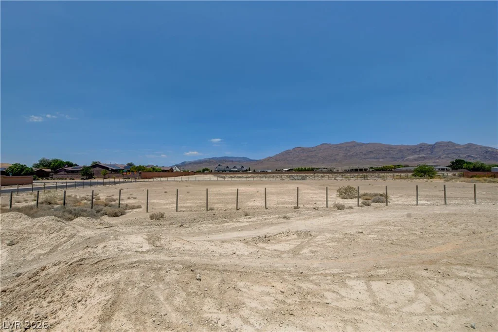 6465 Meisenheimer, Las Vegas, NV 89131