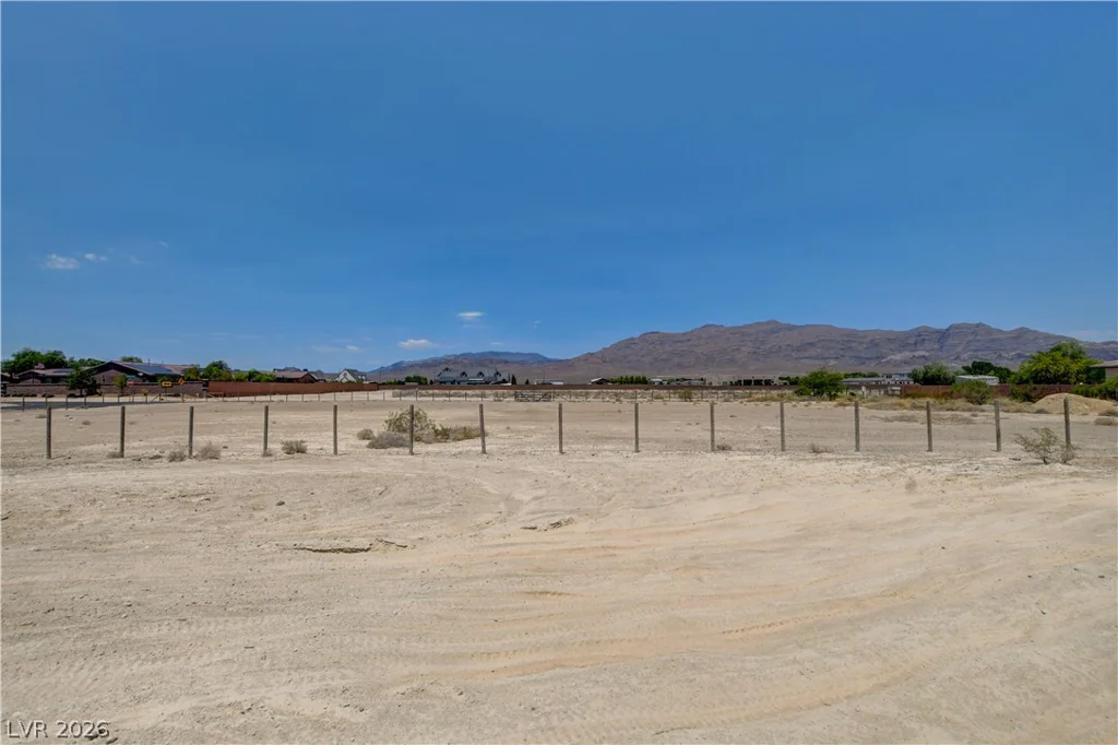 6465 Meisenheimer, Las Vegas, NV 89131