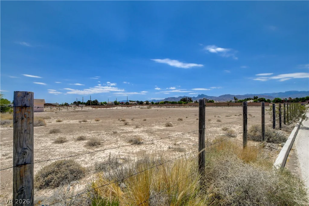 6465 Meisenheimer, Las Vegas, NV 89131
