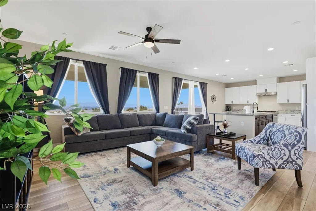 724 Naples, Henderson, NV 89015