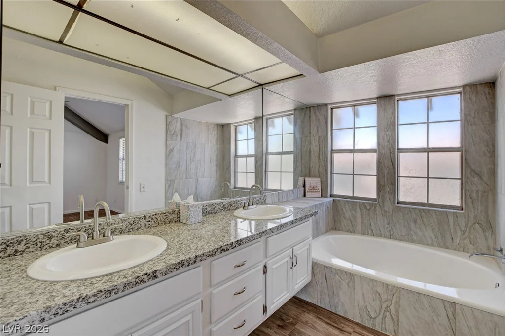 4049 Chalfont, Las Vegas, NV 89121