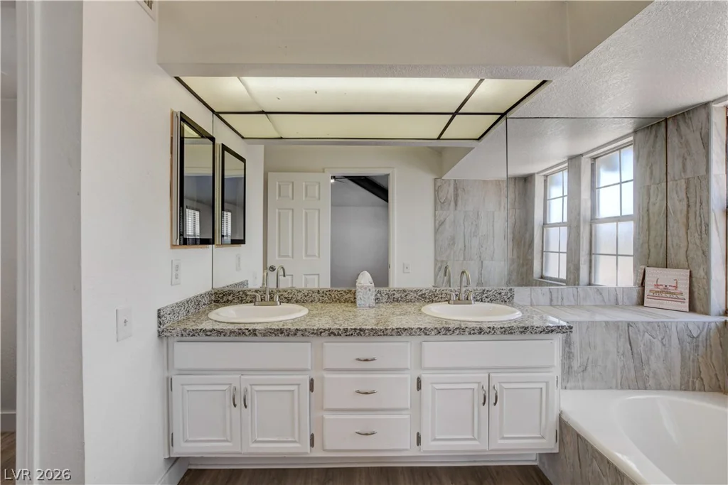 4049 Chalfont, Las Vegas, NV 89121