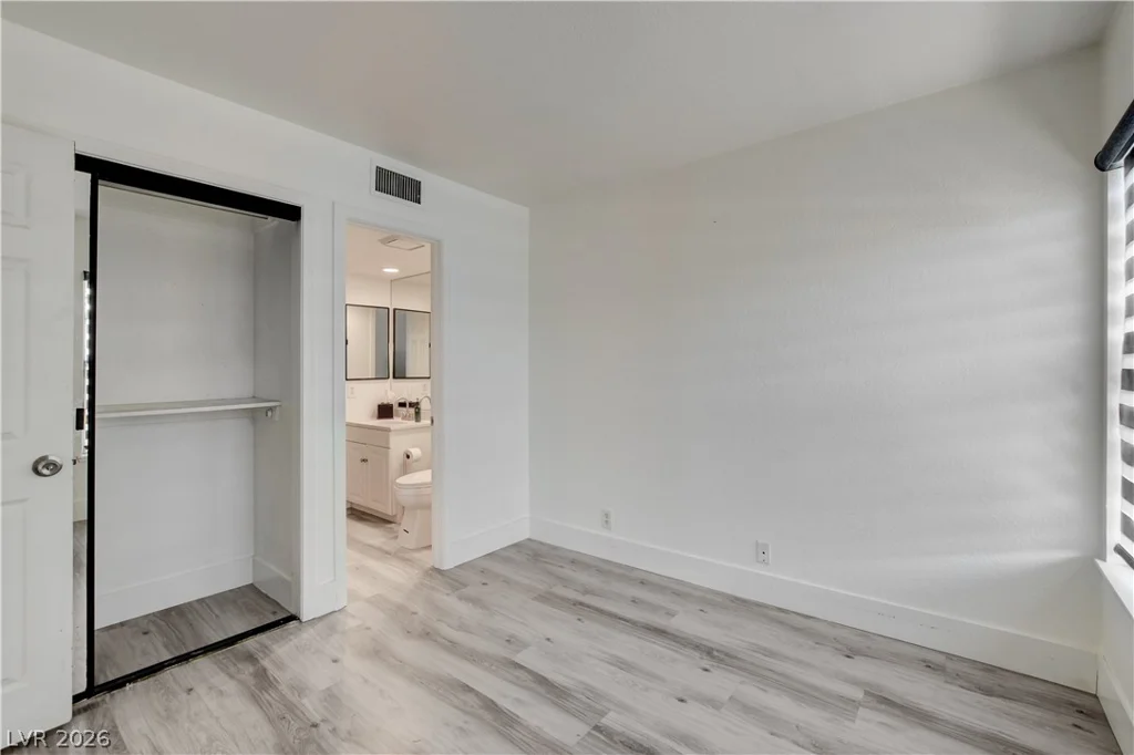 4049 Chalfont, Las Vegas, NV 89121