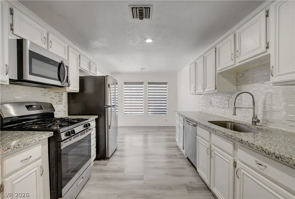 4049 Chalfont, Las Vegas, NV 89121